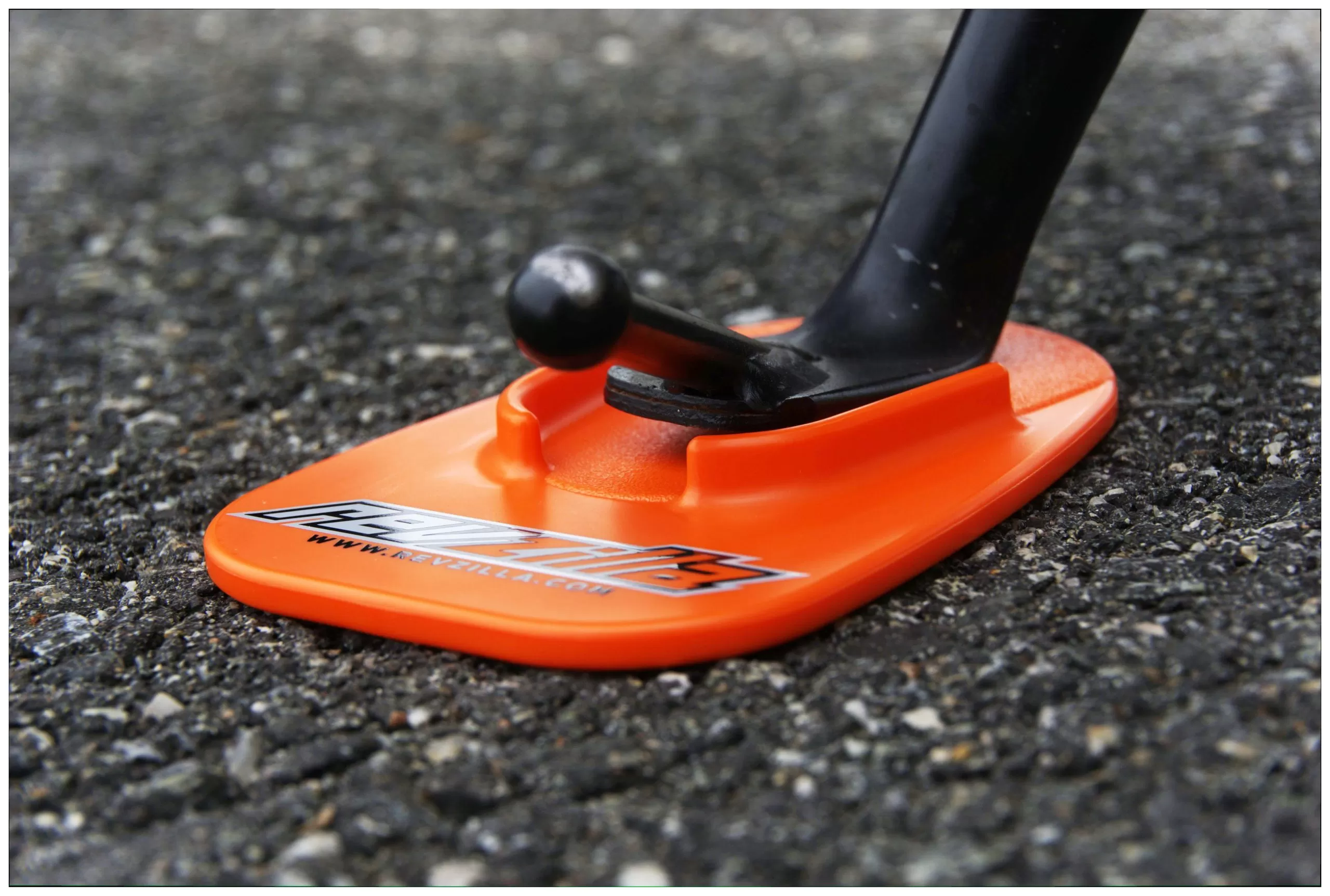 RevZilla Kickstand Pad 5 RevZilla Kickstand Pad - Image 5