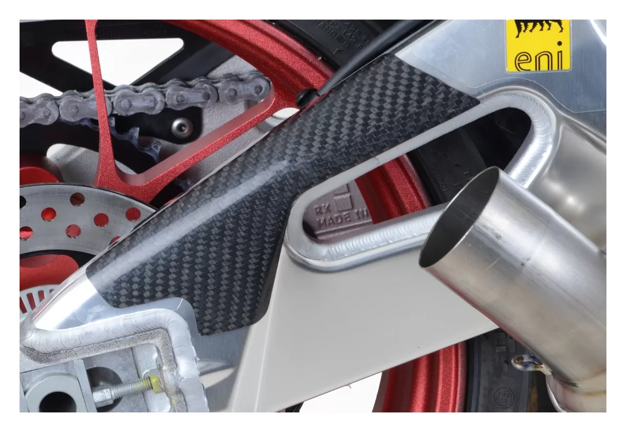 R&G Racing Carbon Fiber Swingarm Guard Aprilia RSV4 / Tuono V4 2015-2021 - Image 3