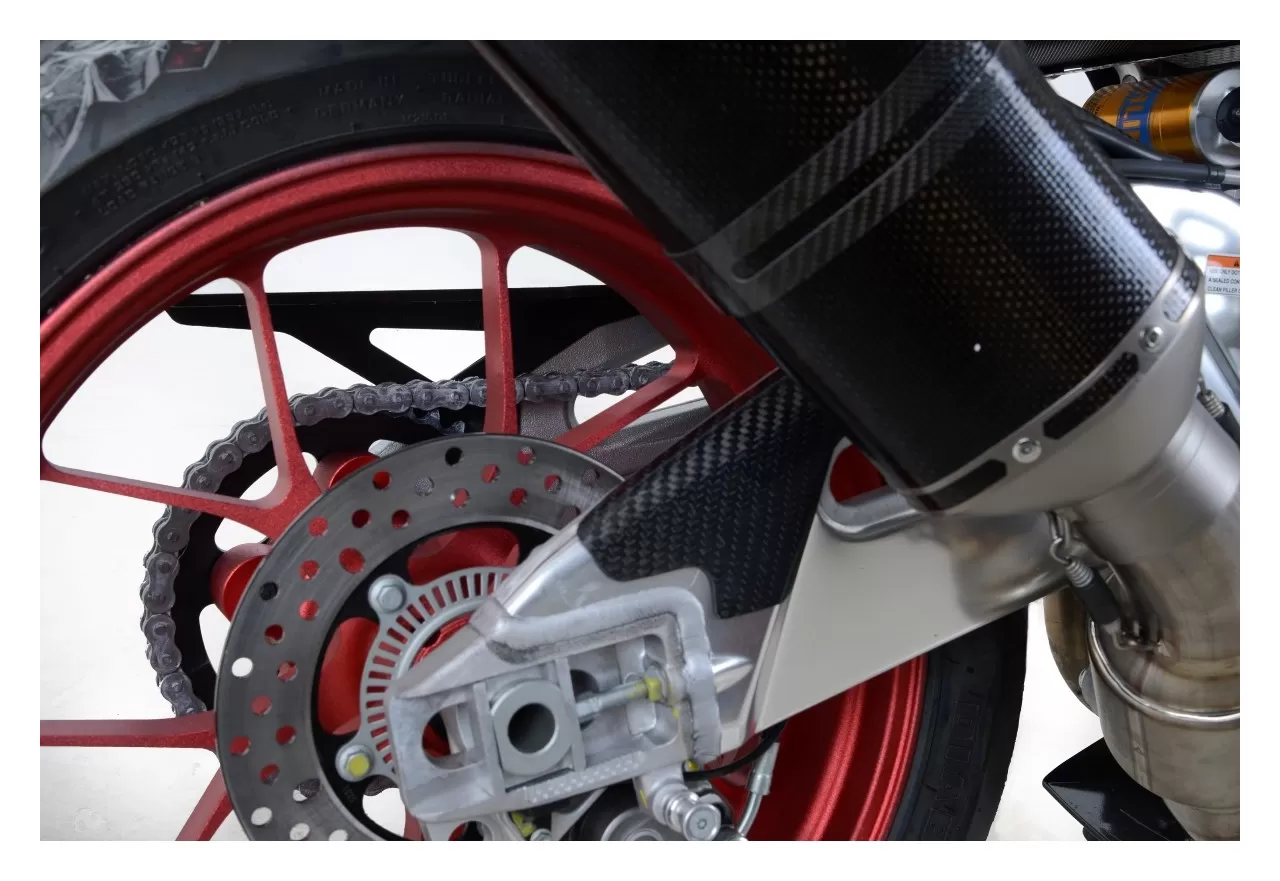 R&G Racing Carbon Fiber Swingarm Guard Aprilia RSV4 / Tuono V4 2015-2021 - Image 6